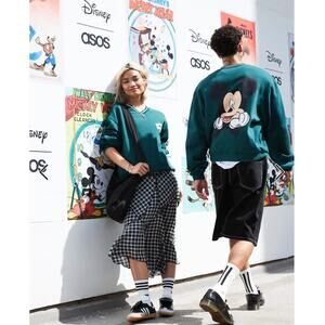 NWT ASOS DESIGN x Disney Green Unisex Boxy Fit V-neck Pullover Sweatshirt Size S